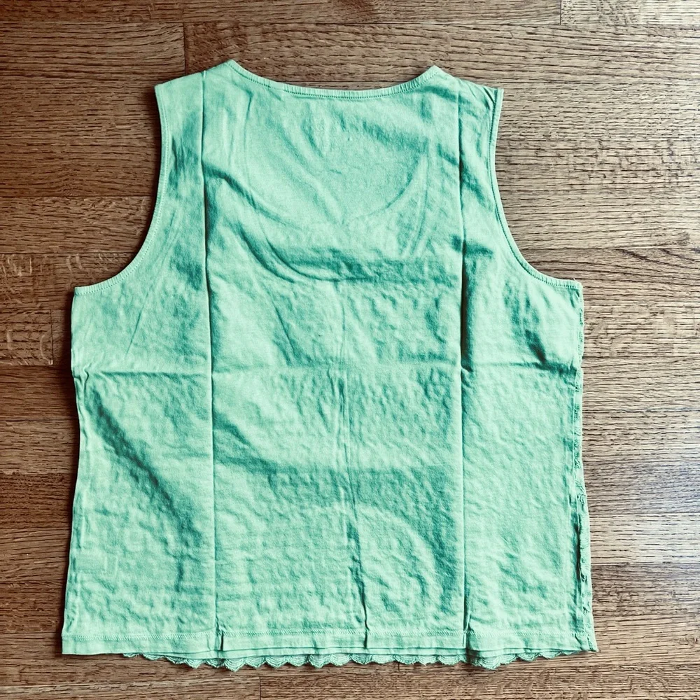 CHICOS LIME EMBROIDERED TANK - Picture 2 of 4